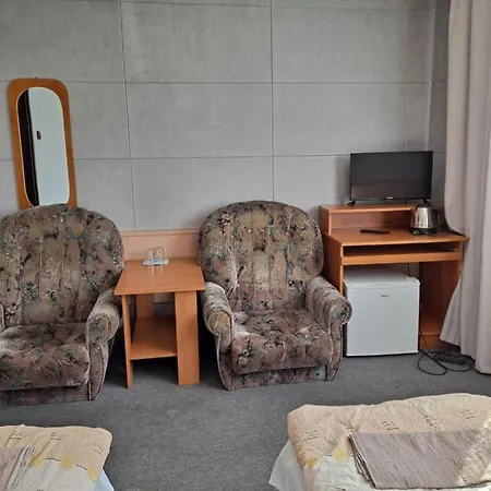 Karet Obiekt Hotelowy ゲストハウス 3*