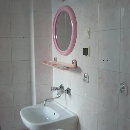 Karet Obiekt Hotelowy ゲストハウス 3*