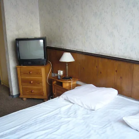 ゲストハウス Karet Obiekt Hotelowy 3*