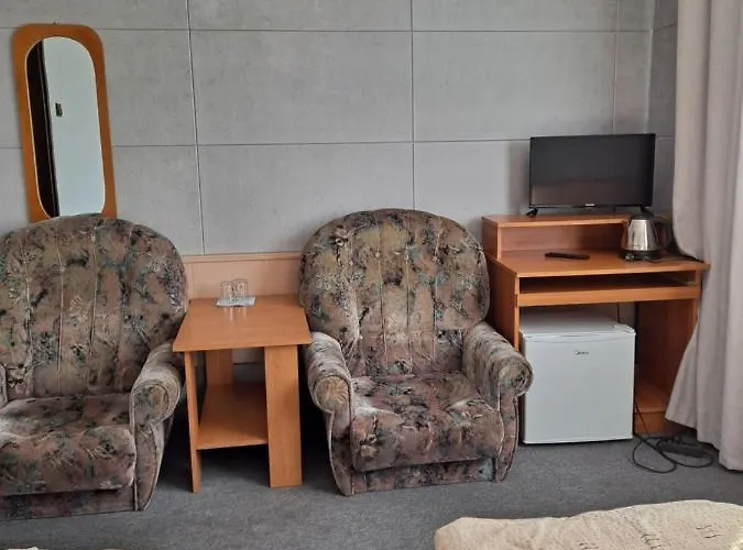 Karet Obiekt Hotelowy 招待所 3*