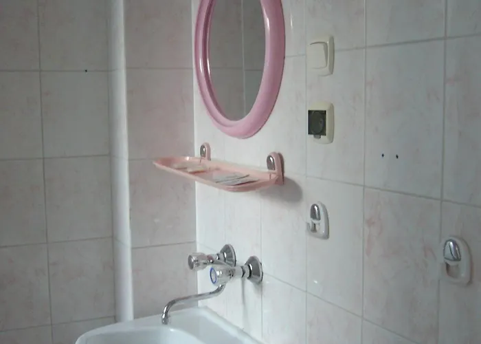 Karet Obiekt Hotelowy 招待所 3*